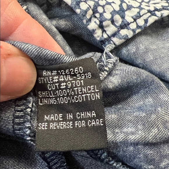 Velvet Heart Blue and White Floral Linen Dress - Picture 9 of 10